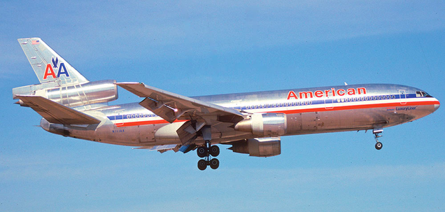 American Airlines DC-10. Note the shorter fuselage and lack of winglets.